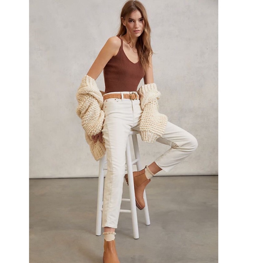 HP🌟Levi’s Wedgie High Waisted Straight Jeans - Picture 2 of 9